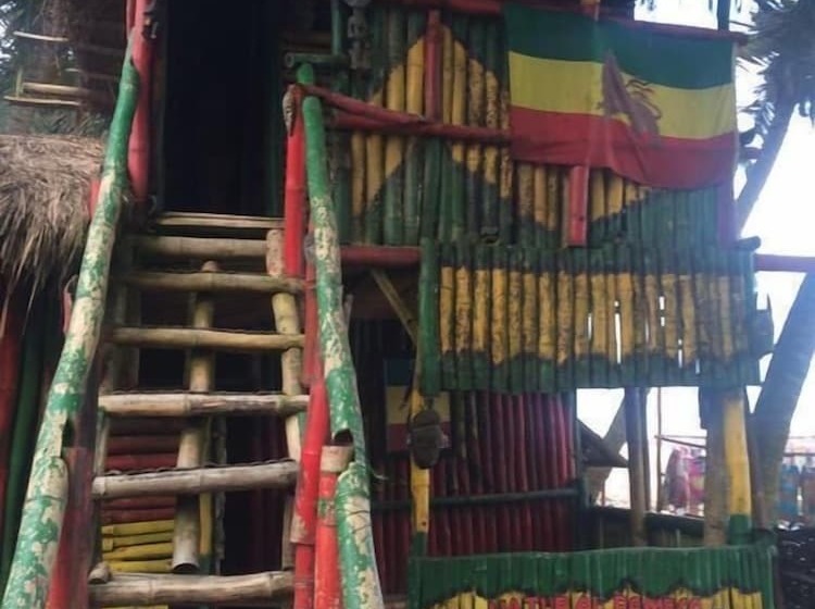 פנסיון Natural Bamboo Village