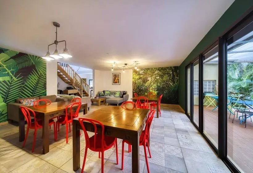 پانسیون Poivre & Citronnelle