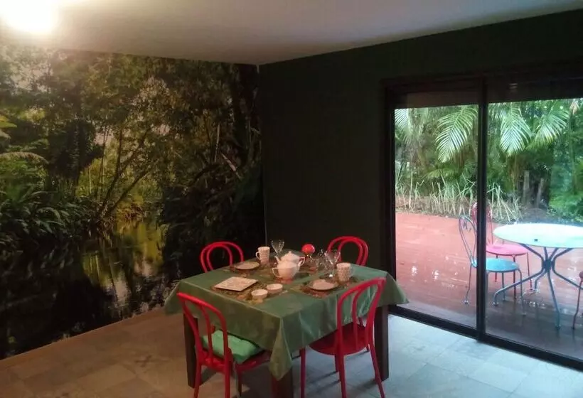 پانسیون Poivre & Citronnelle