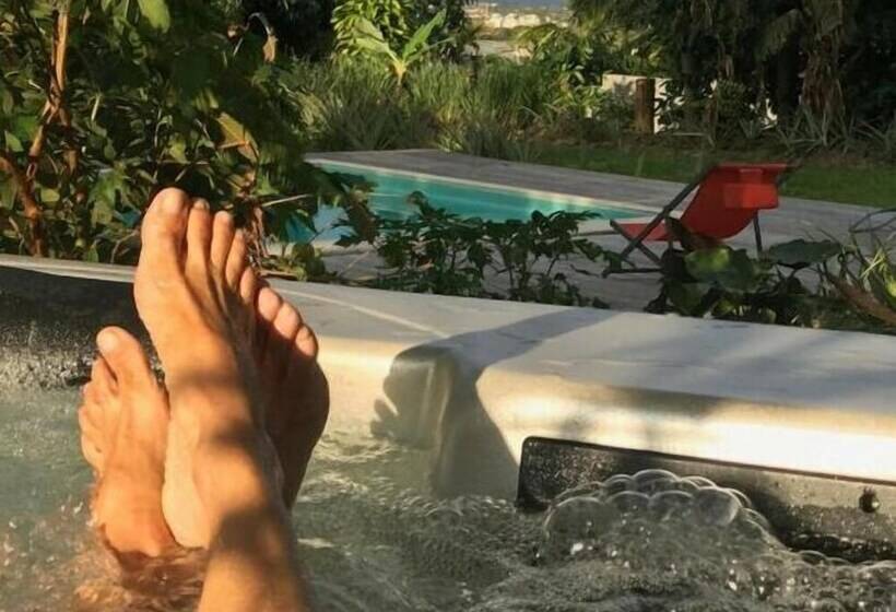 پانسیون Poivre & Citronnelle