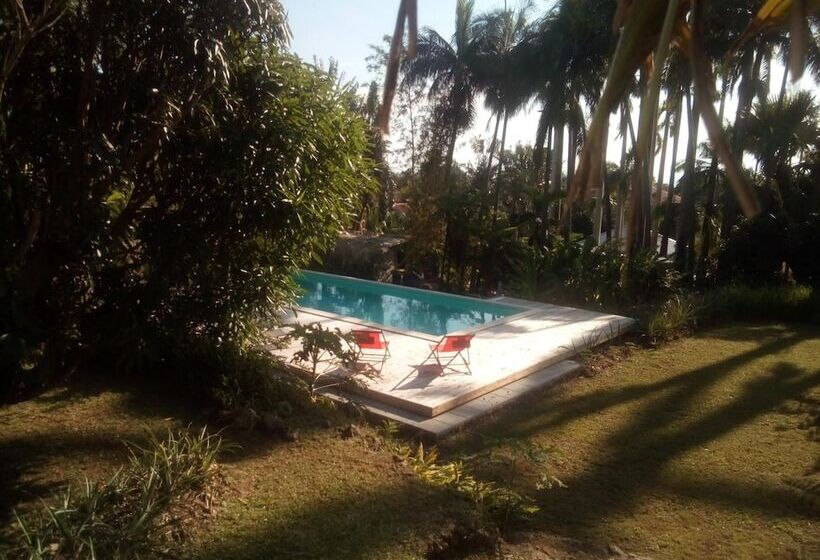 پانسیون Poivre & Citronnelle