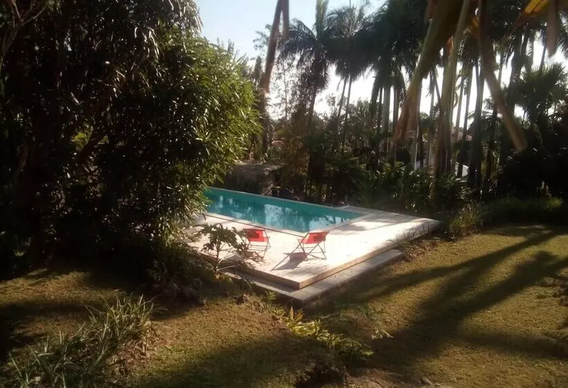 پانسیون Poivre & Citronnelle