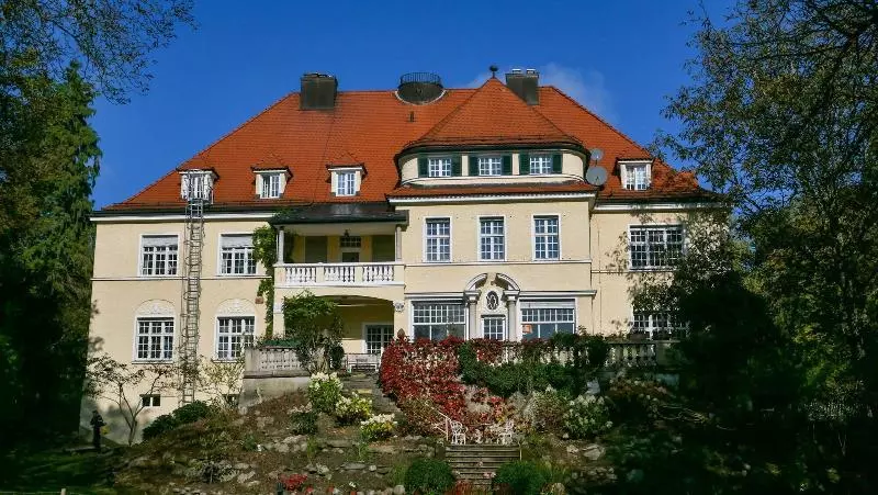 Majatalo Schloss Mörlbach