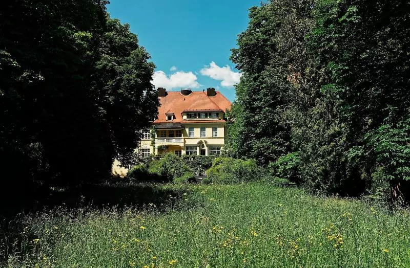 Majatalo Schloss Mörlbach