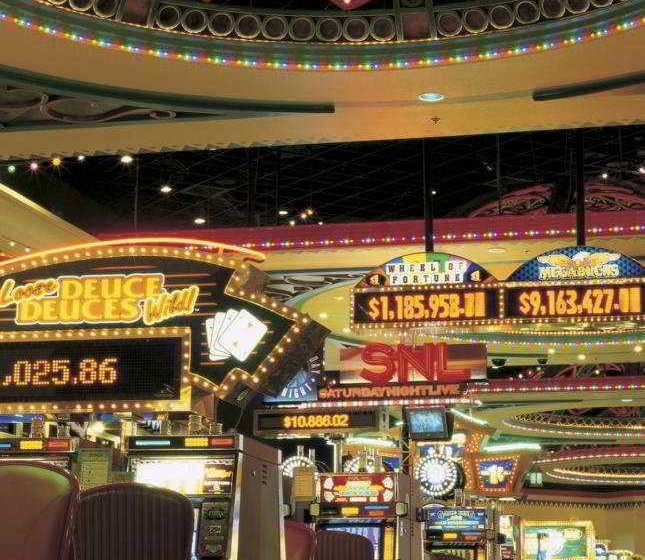 هتل Fiesta Rancho & Casino