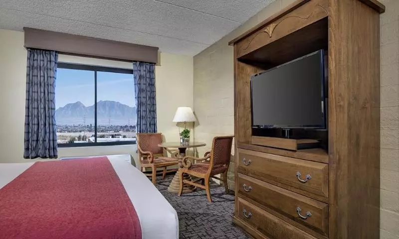 בית מלון כפרי Fiesta Rancho  & Casino