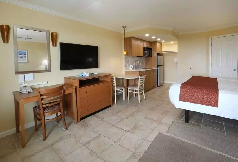 Fleur De Lis Beach Motel