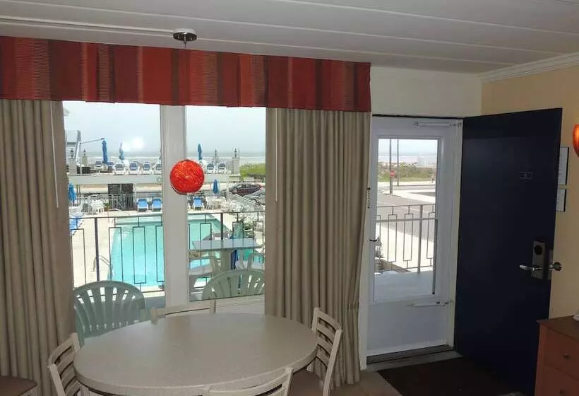 Fleur De Lis Beach Motel