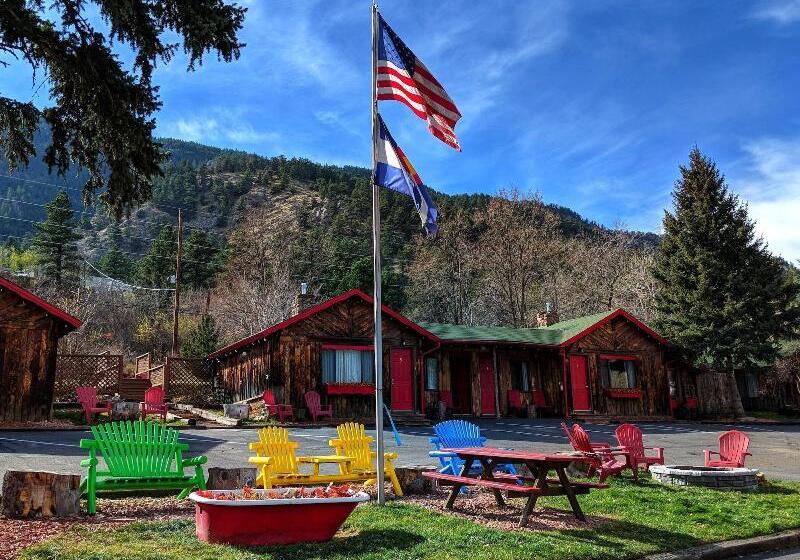 Foot Of The Mountain Motel