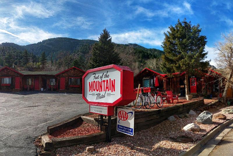 Foot Of The Mountain Motel
