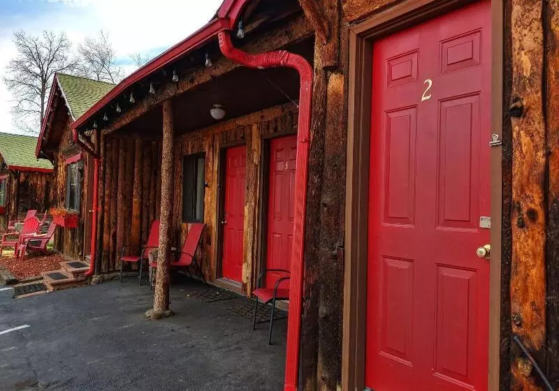 Foot Of The Mountain Motel