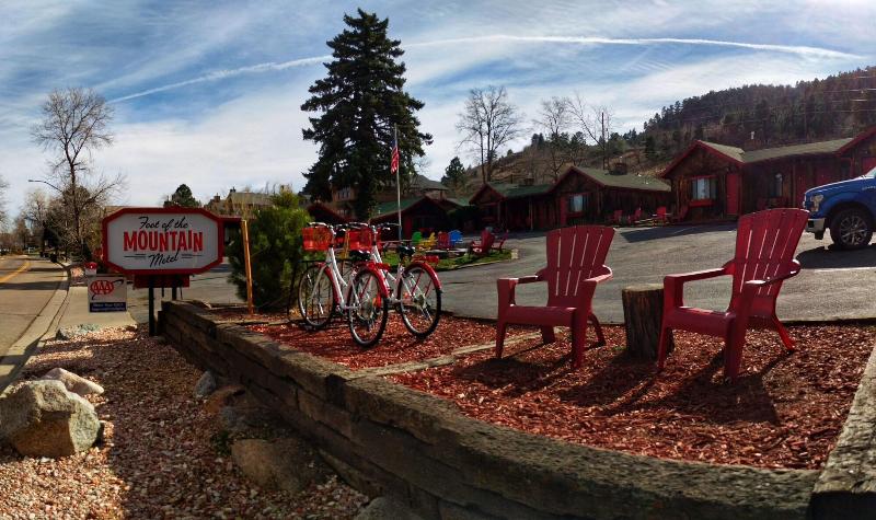 Foot Of The Mountain Motel