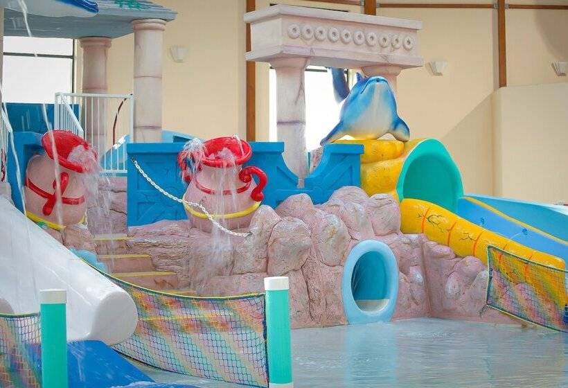 Grand Marquis Waterpark Hotel & Suites