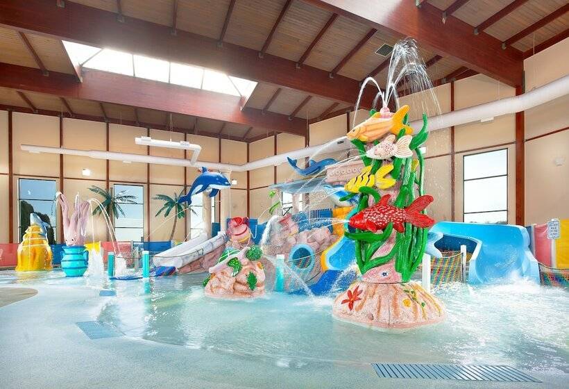 Grand Marquis Waterpark Hotel & Suites