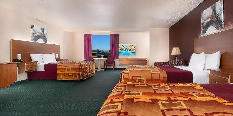 Grand Marquis Waterpark Hotel & Suites
