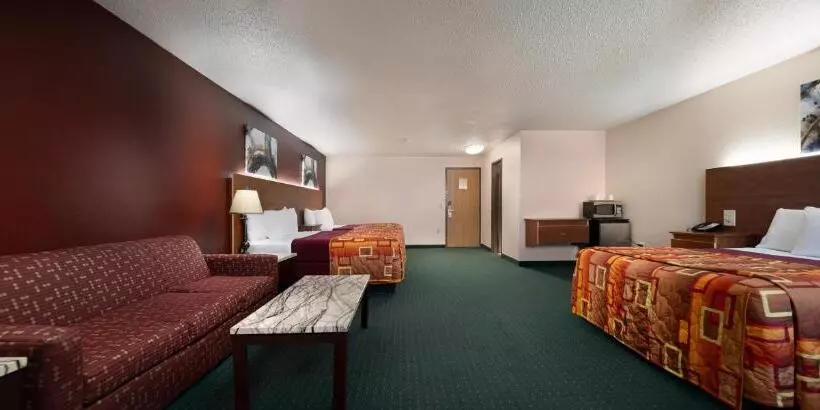 Grand Marquis Waterpark Hotel & Suites