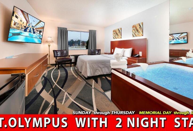 Grand Marquis Waterpark Hotel & Suites