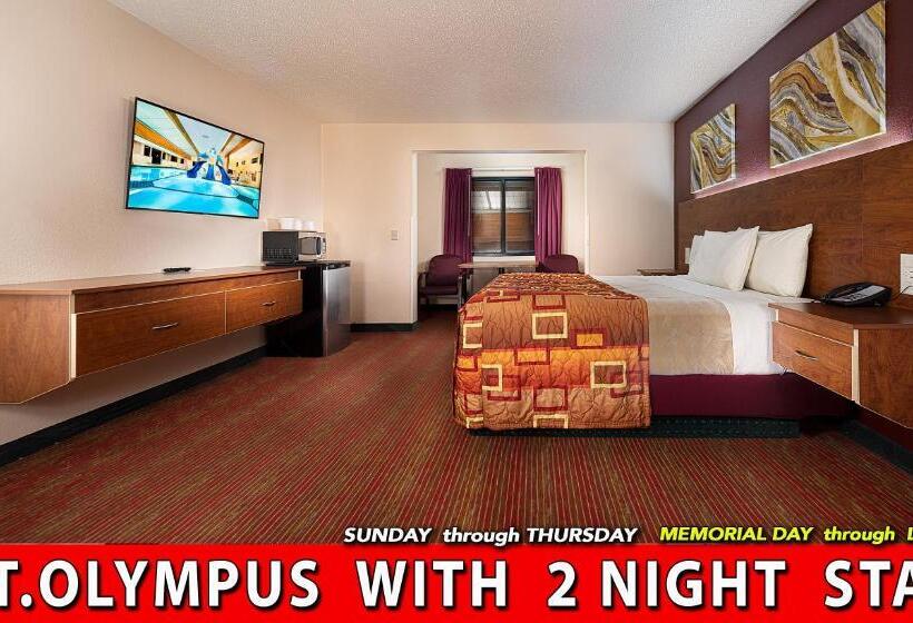 Grand Marquis Waterpark Hotel & Suites