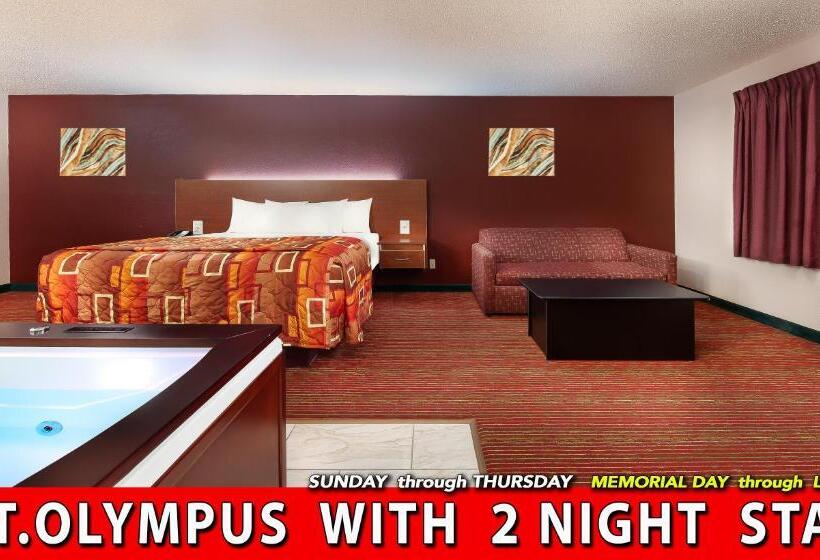 Grand Marquis Waterpark Hotel & Suites