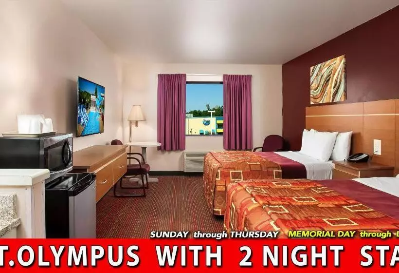 Grand Marquis Waterpark Hotel & Suites