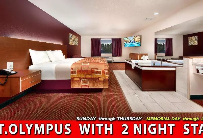 Grand Marquis Waterpark Hotel & Suites