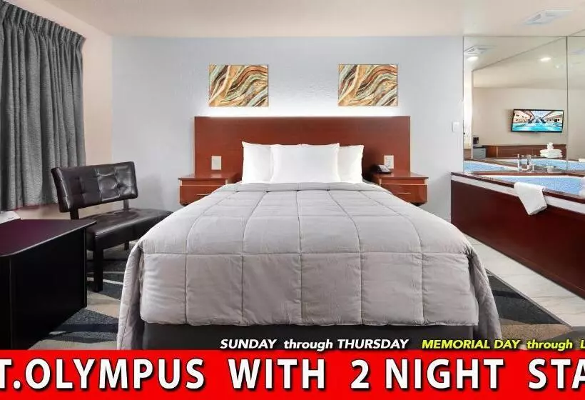 Grand Marquis Waterpark Hotel & Suites