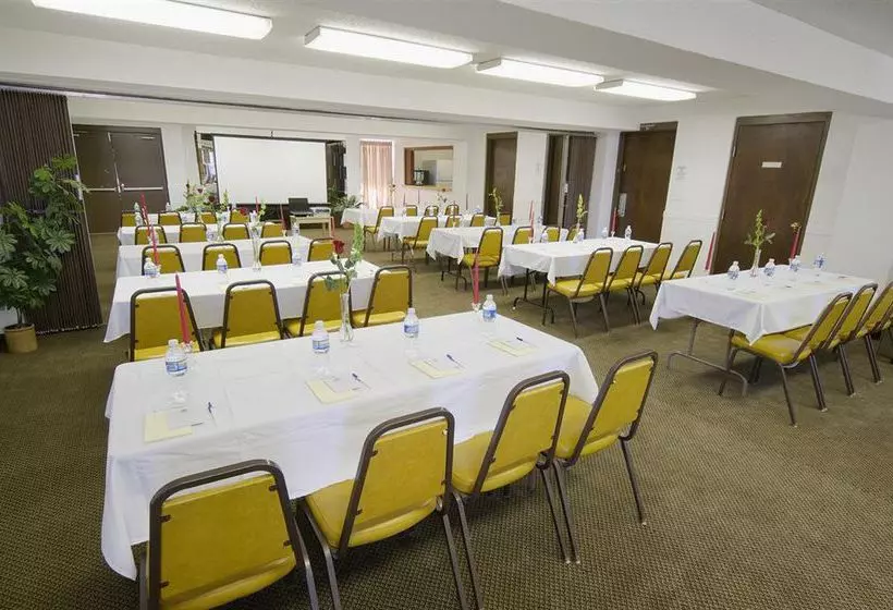 ホテル Americas Best Value Inn Salina