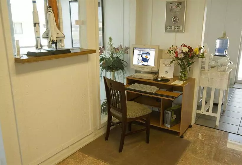 ホテル Americas Best Value Inn Salina