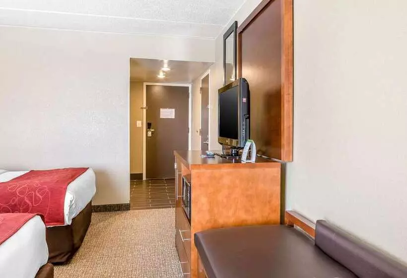 Отель Comfort Inn & Suites Aberdeen