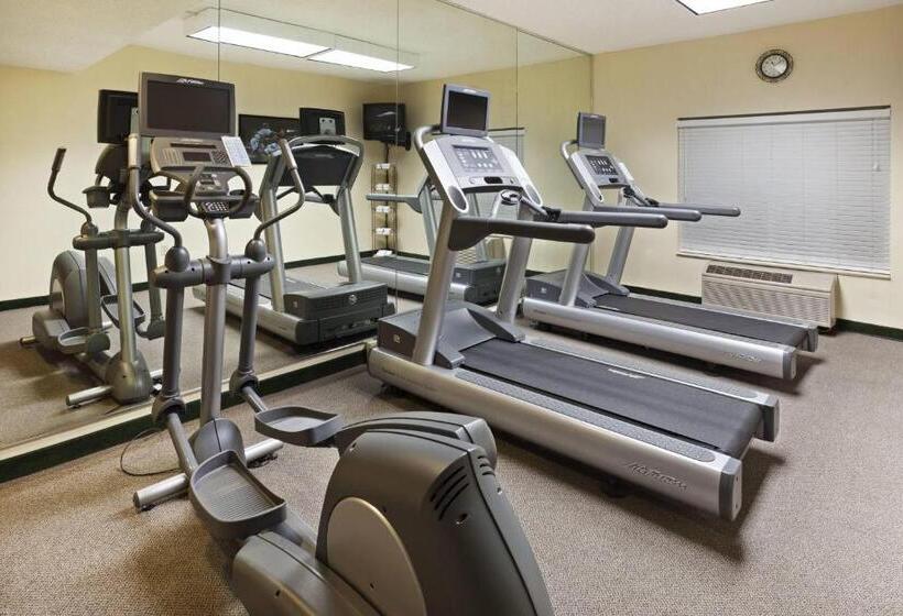 فندق Fairfield Inn & Suites Charlotte Arrowood