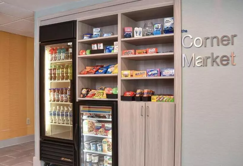 Hotelli Fairfield Inn & Suites Charlotte Arrowood