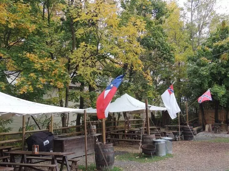 호텔 Historic Farnsworth House Inn