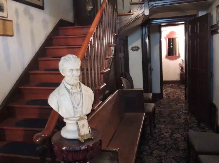 호텔 Historic Farnsworth House Inn