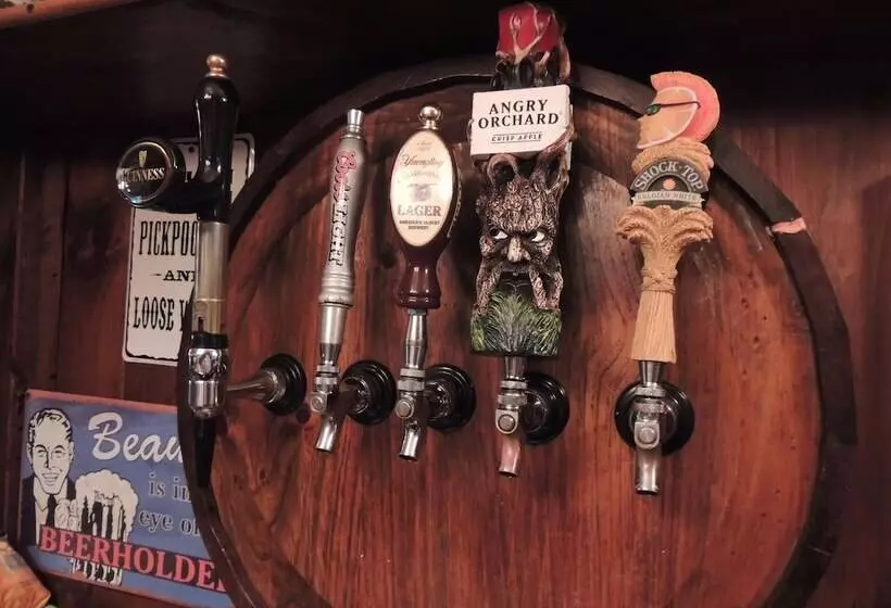 호텔 Historic Farnsworth House Inn