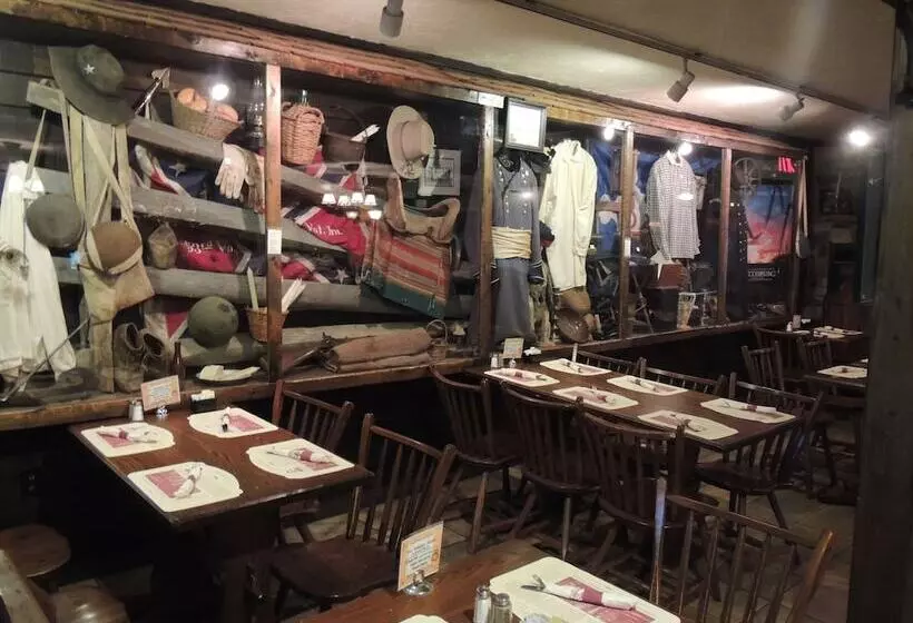 호텔 Historic Farnsworth House Inn