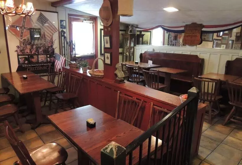 호텔 Historic Farnsworth House Inn