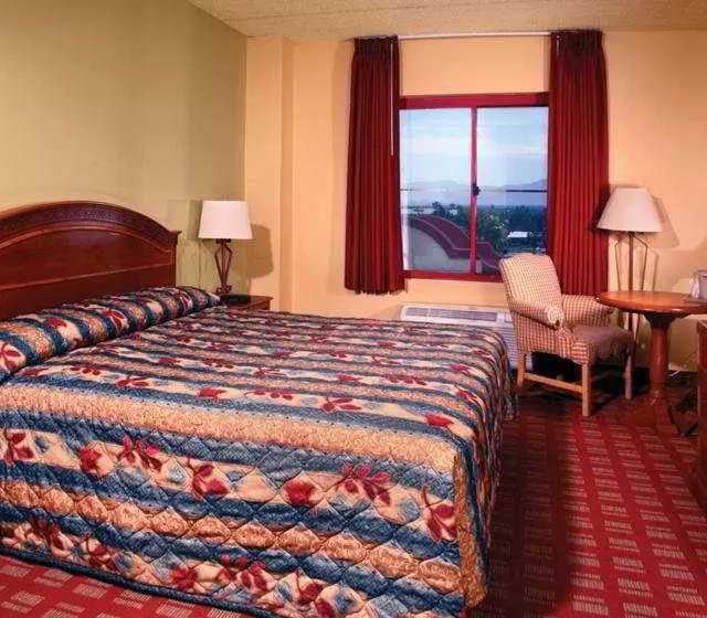 בית מלון כפרי Fiesta Rancho  & Casino