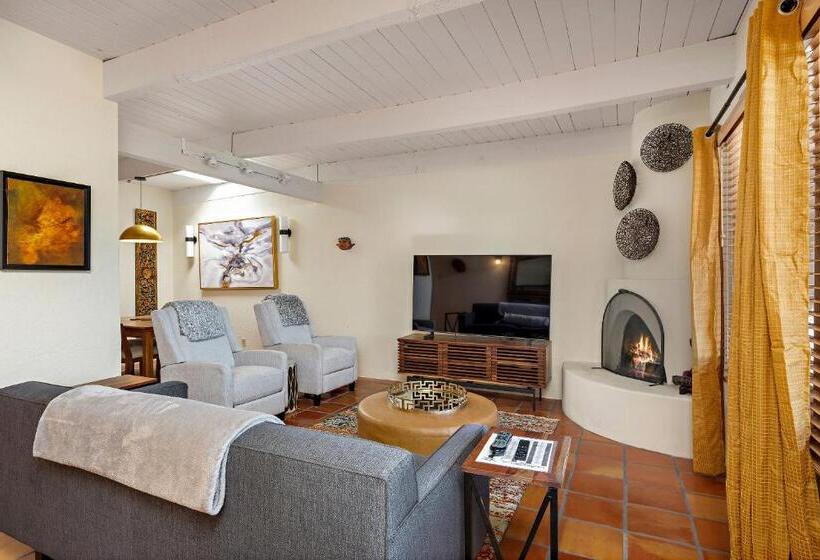 فندق Fort Marcy Suites By All Seasons Resort Lodging