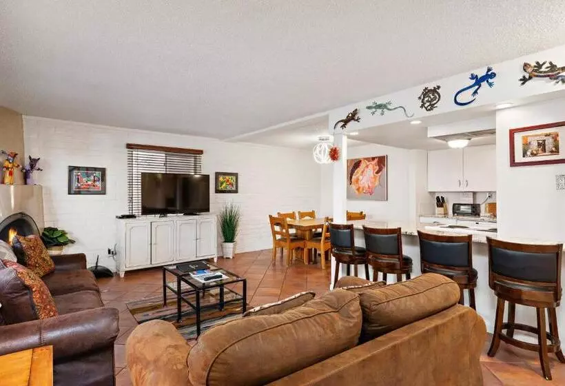 Отель Fort Marcy Suites By All Seasons Resort Lodging