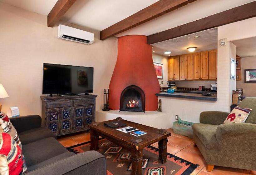 فندق Fort Marcy Suites By All Seasons Resort Lodging