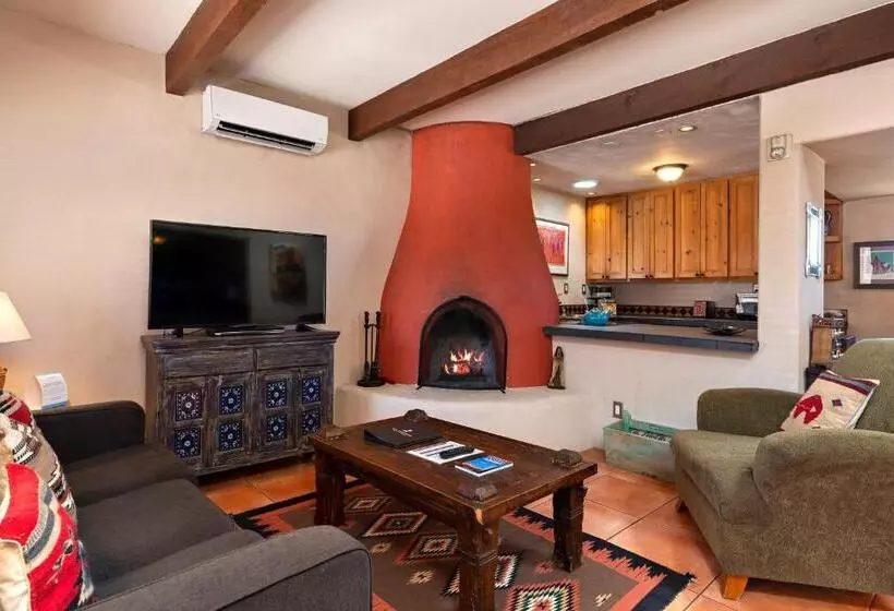 Отель Fort Marcy Suites By All Seasons Resort Lodging