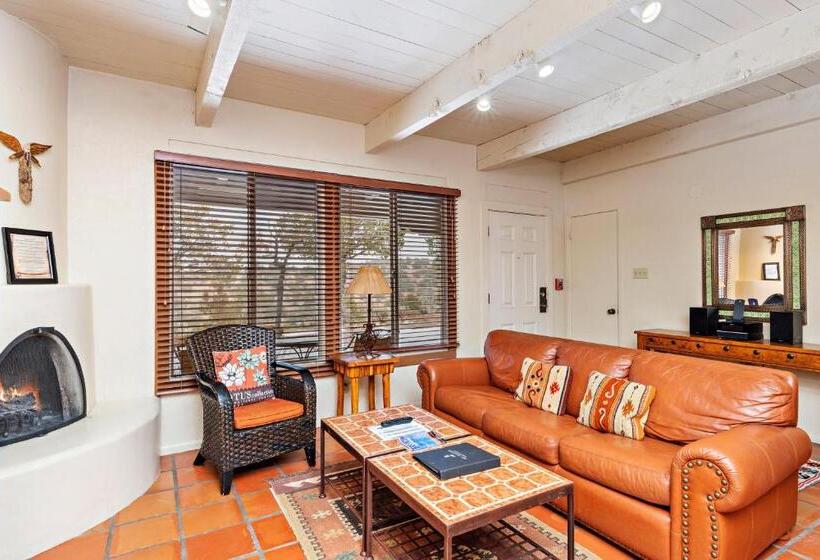 فندق Fort Marcy Suites By All Seasons Resort Lodging