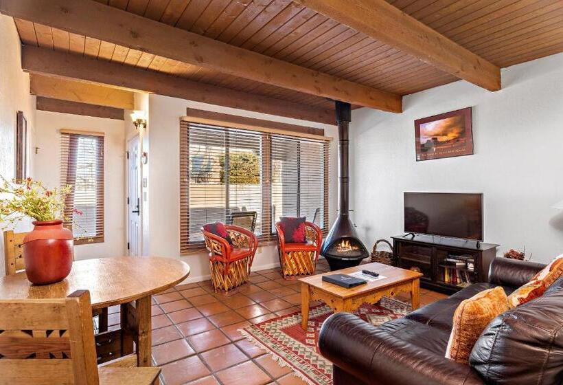 فندق Fort Marcy Suites By All Seasons Resort Lodging