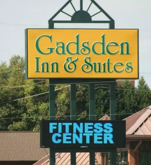 בית מלון כפרי Gadsden Inn And Suites
