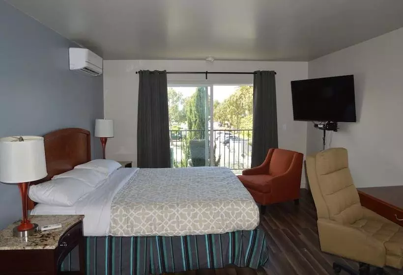 ホテル Glass Slipper Inn  Stanford Palo Alto