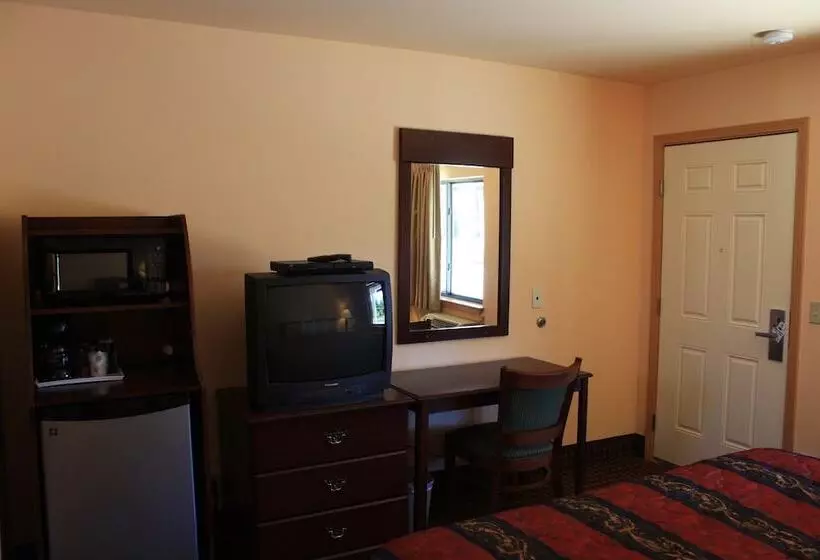 Отель Gold Trail Motor Lodge