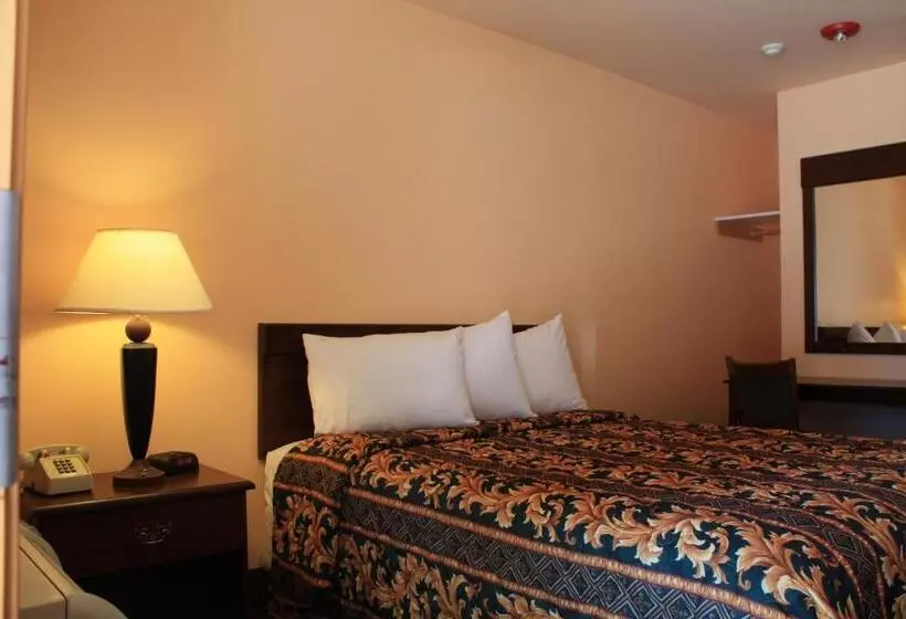 Отель Gold Trail Motor Lodge