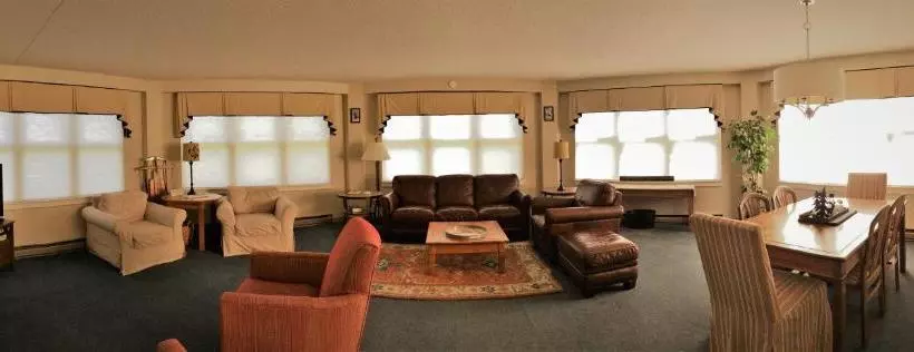 酒店 Golden Eagle Lodge Resort