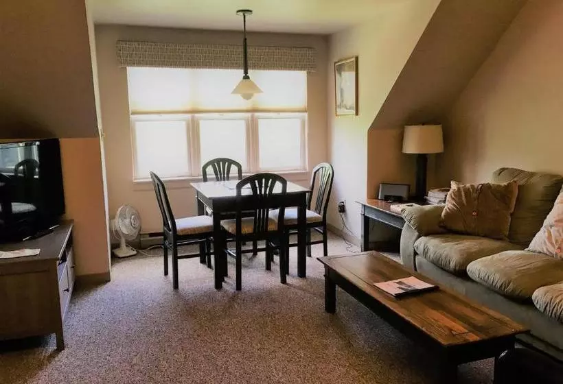 酒店 Golden Eagle Lodge Resort