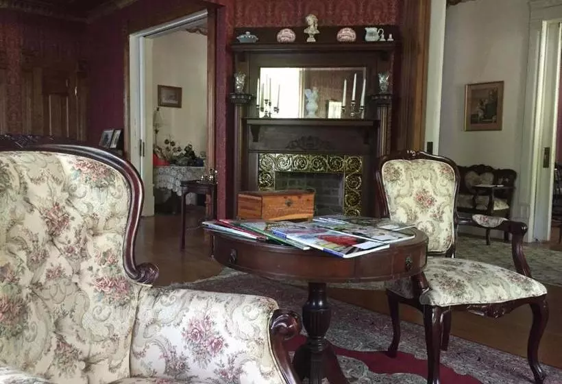 فندق Grand Avenue Bed And Breakfast